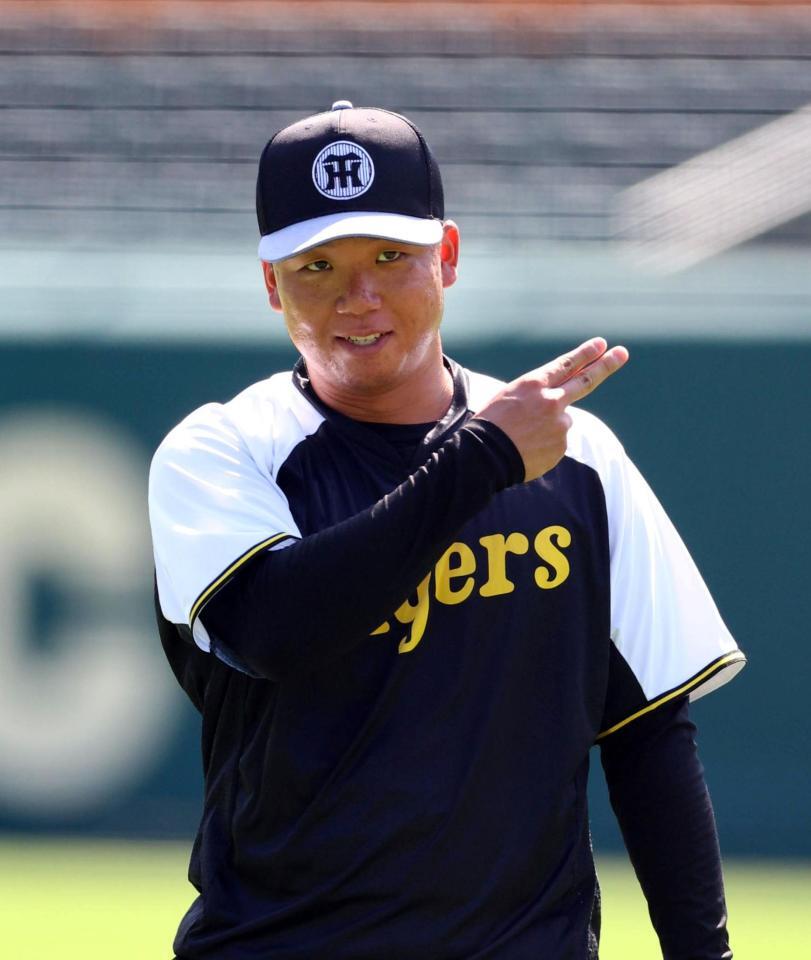 　キャッチボールする村上（撮影・山口登）