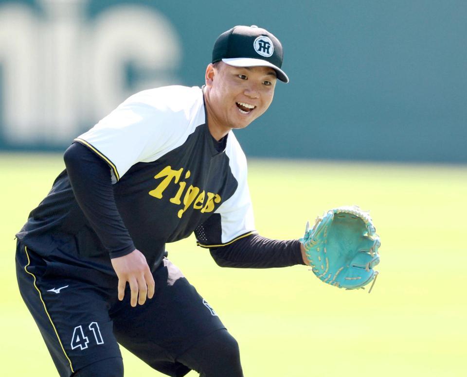 　キャッチボールする村上（撮影・山口登）