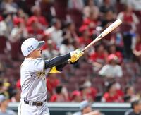 　３回、左越え２ランを放つ森下（撮影・市尻達拡）