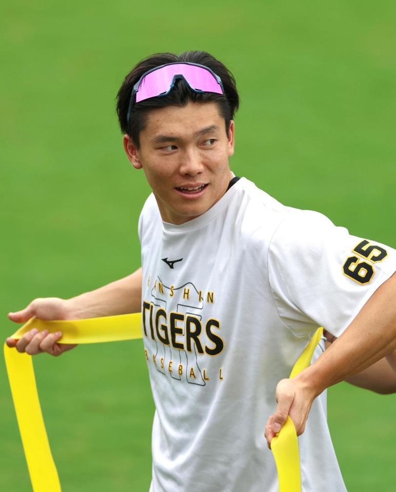 　入念に調整する湯浅（撮影・北村雅宏）