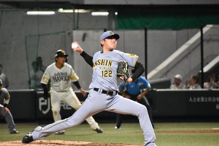 　八回から登板した小川