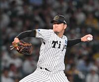 　７回から登板する岩貞（撮影・西田忠信）