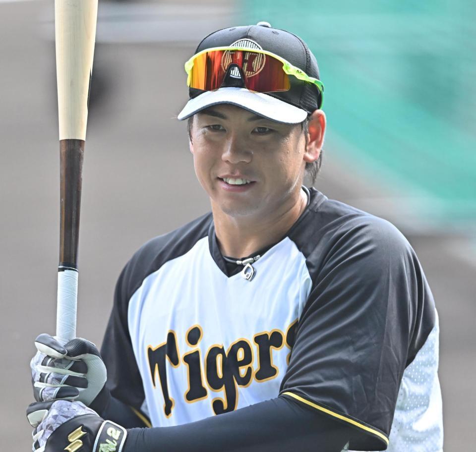 　打撃練習する梅野（撮影・西田忠信）