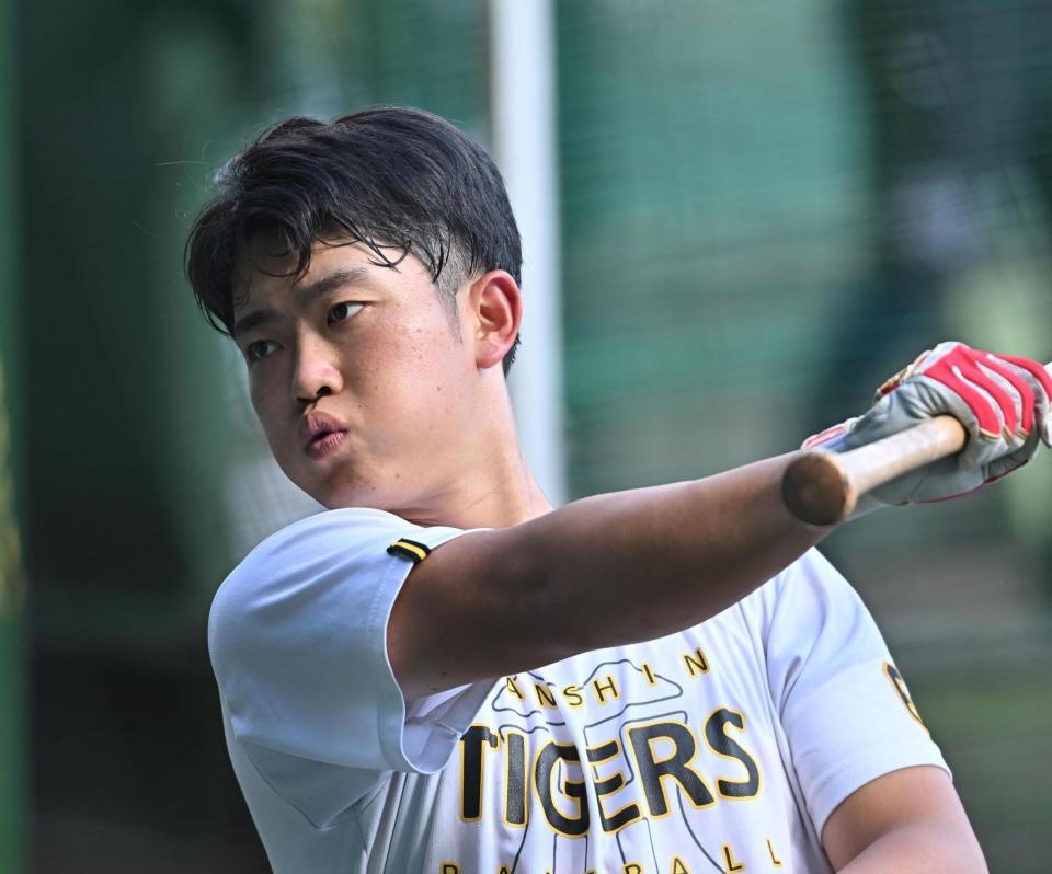 　打撃練習する中川（撮影・西田忠信）