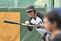 　１軍に合流した長坂（撮影・西田忠信）