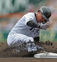 　２回、小幡の右犠飛で三塁を陥れる二走・大山（撮影・北村雅宏）