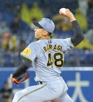 　７回、力投する茨木（撮影・西岡正）