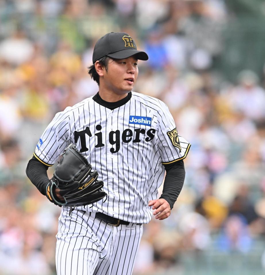 　４回、度会を一ゴロに仕留める高橋（撮影・西田忠信）