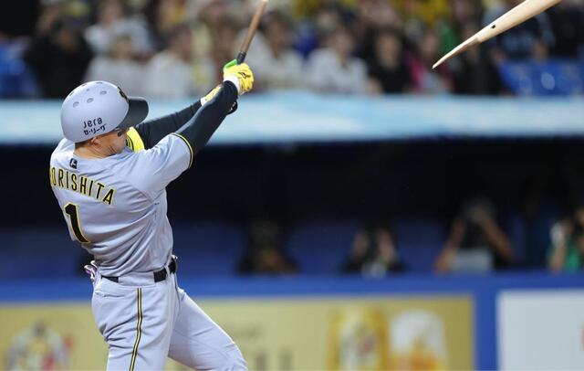 阪神タイガースボブルヘッド　森下翔太選手 森下翔太 選手のプロ入り初ヒット初打点の様子を写真でお届けし