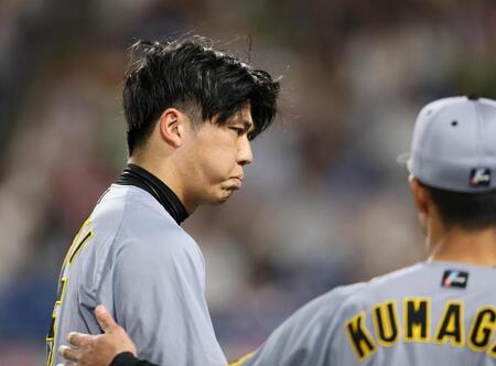 　６回、再びマウンドに戻るも無念の降板となる才木（撮影・田中太一）