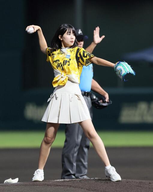 神戸ご当地アイドル・KOBerrieS♪が阪神2軍球場でミニライブ