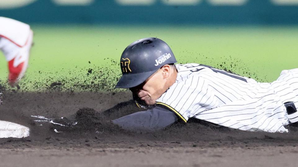 　５回、二盗を決める福島（撮影・立川洋一郎）