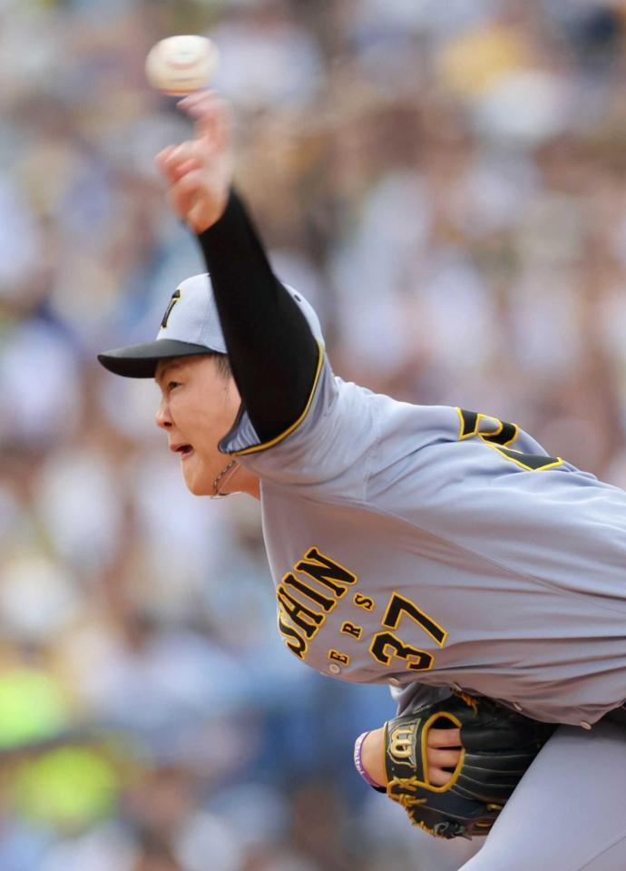 　７回、力投する及川