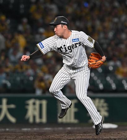 　９回に登板する石井（撮影・西田忠信）