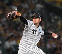 　６回から登板する岩貞（撮影・西田忠信）