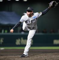 　７回、２番手で登板した工藤（撮影・坂部計介）