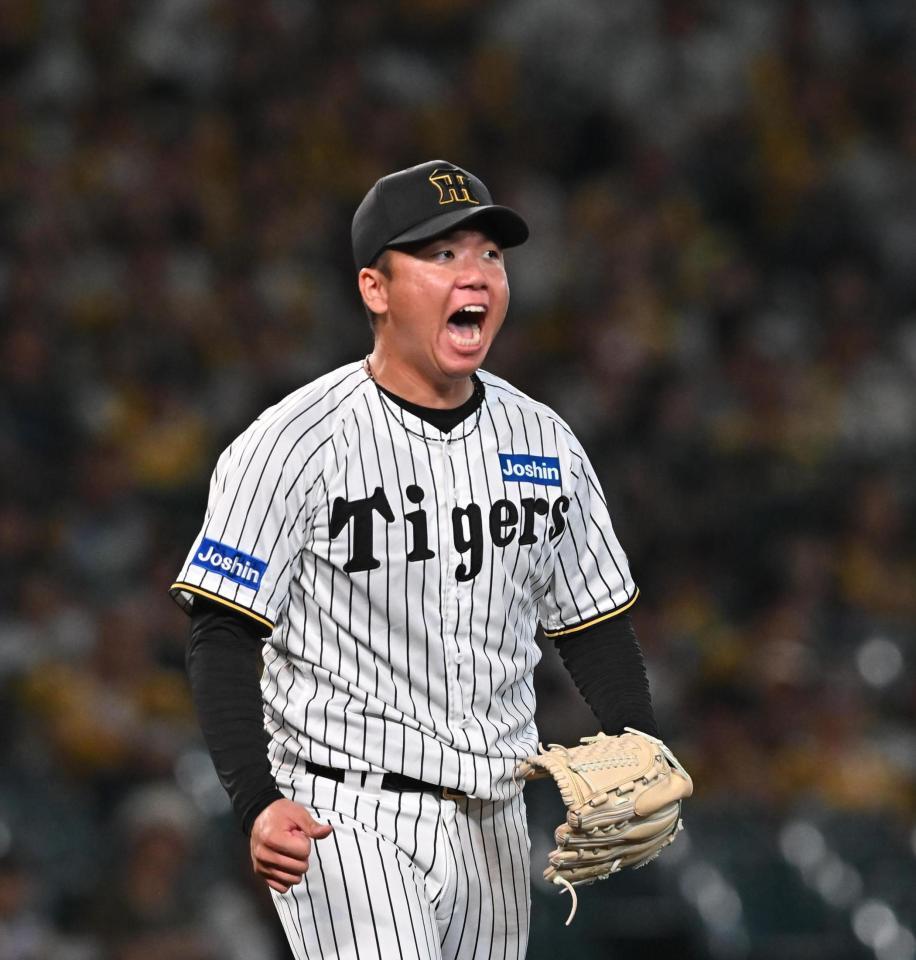 　３回、細川を空振り三振に仕留め、ほえる村上（撮影・西田忠信）