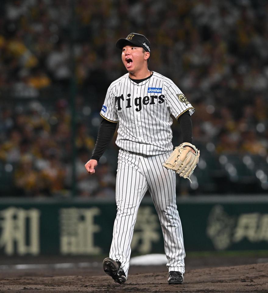 　３回、細川を三振に仕留め、ほえる村上（撮影・西田忠信）