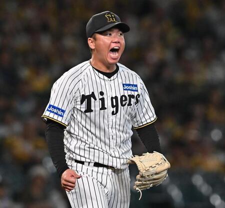 　３回、細川を三振に仕留め、ほえる村上（撮影・西田忠信）