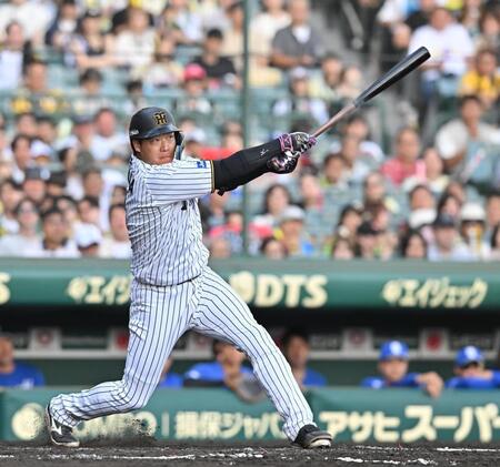 　７回、通算１５０号となる３ランを放つ大山（撮影・西田忠信）