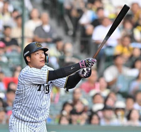 　７回、通算１５０号となる３ランを放つ大山（撮影・西田忠信）