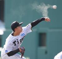 　好投する先発の門別（撮影・坂部計介）