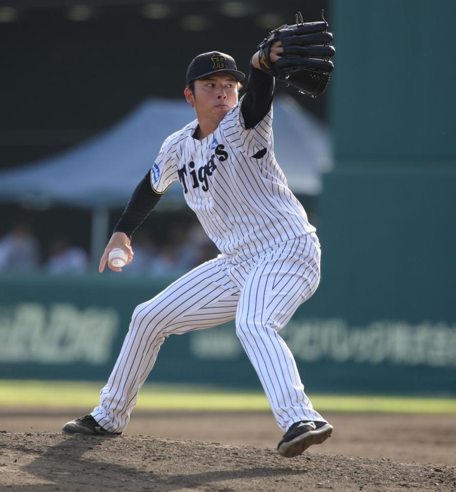 　７回、２番手で登板した椎葉（撮影・坂部計介）