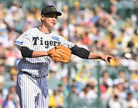 　２回、福永の打球が直撃するも投ゴロに仕留める大竹（撮影・西田忠信）