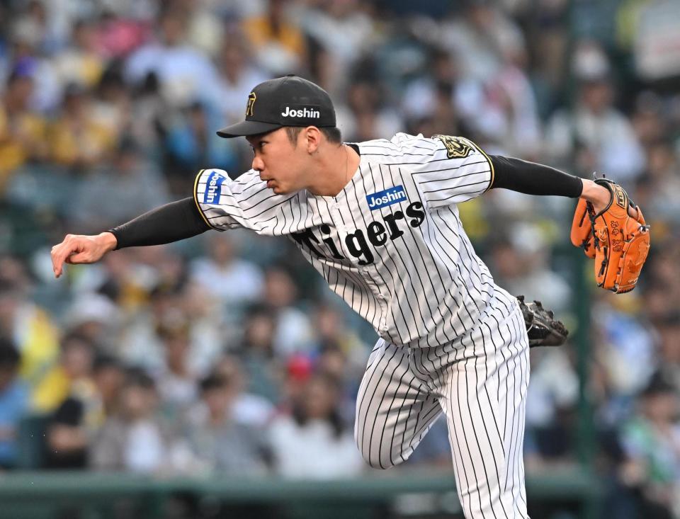 　８回に登板する石井（撮影・西田忠信）