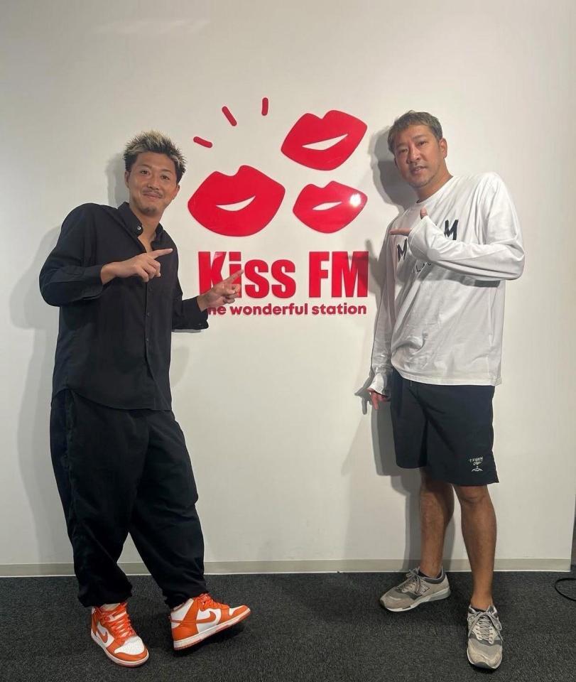 　初収録に臨んだ（左から）横山雄哉氏、加藤隆行氏