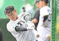 　打撃練習する原口（撮影・西田忠信）