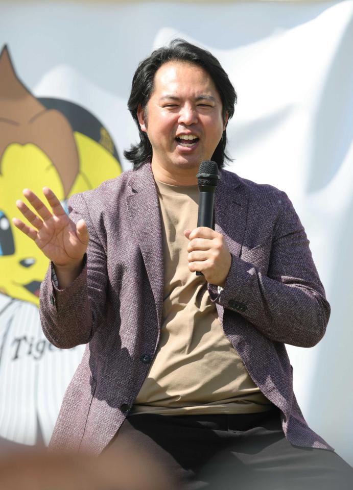 　トークショーに登場した井川慶氏＝２７日