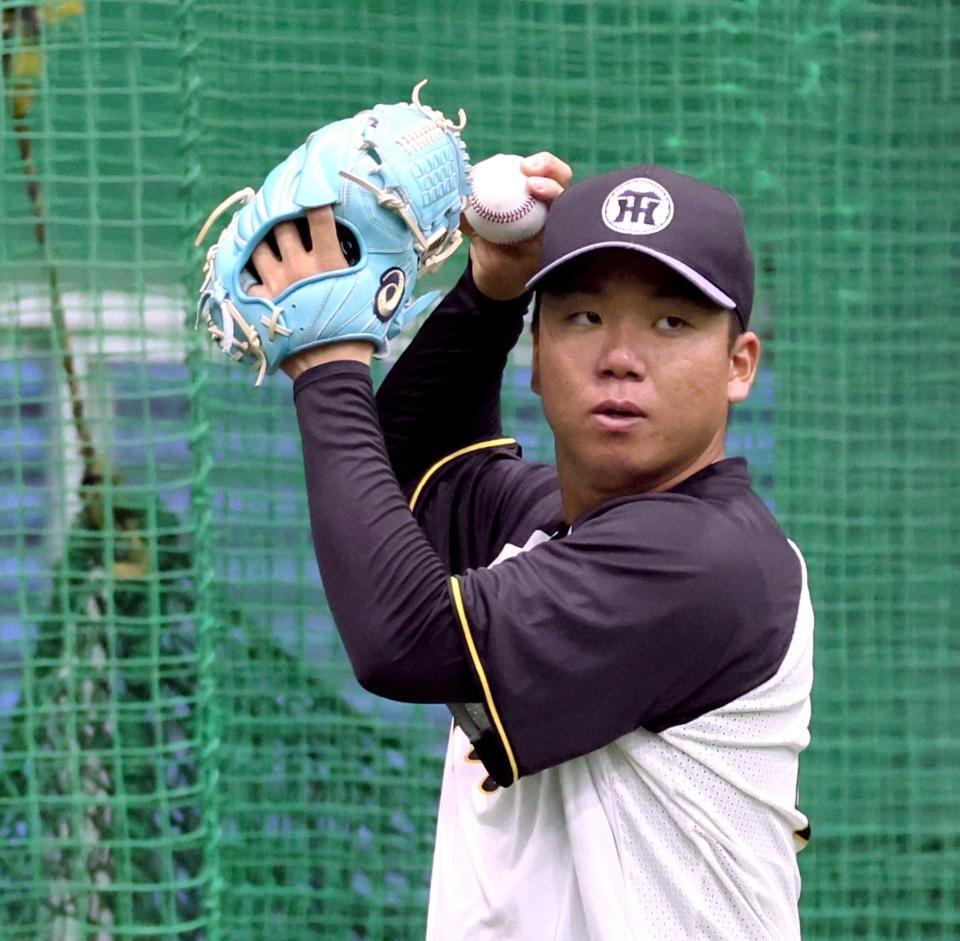 　ラスト登板へ向け調整をする村上（撮影・立川洋一郎）