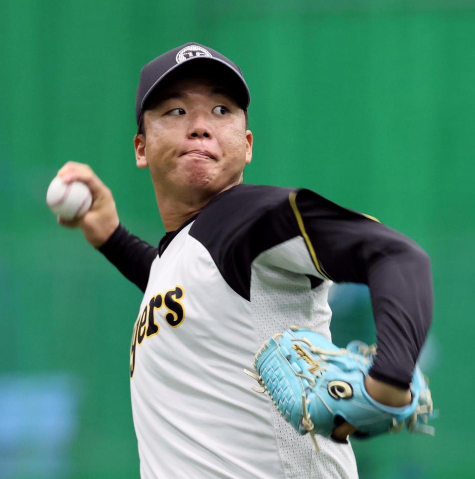 　ラスト登板へ向け調整をする村上（撮影・立川洋一郎）