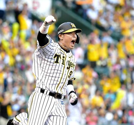 　サヨナラ打を放ち雄たけびを上げる原口＝２０１９年６月９日