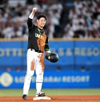 　１軍復帰戦で代打適時二塁打を放った原口＝１９年６月４日