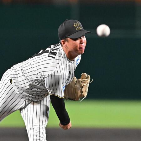 　力投する先発の村上（撮影・西田忠信）