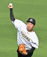 　キャッチボールする石井（撮影・西田忠信）