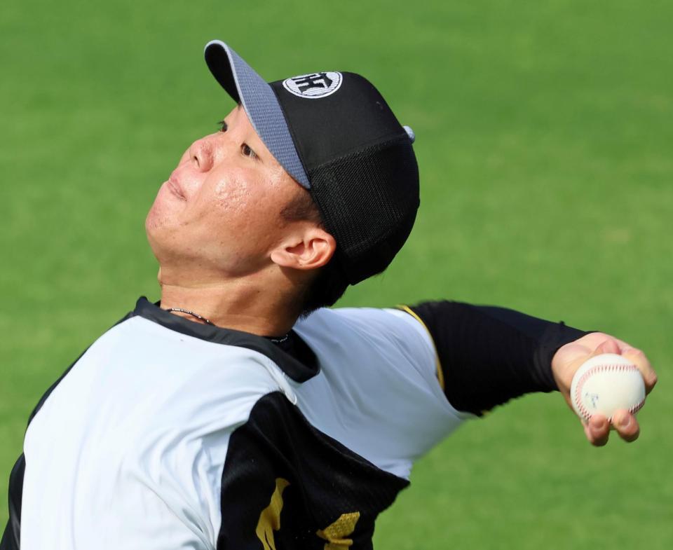 　登板へ向けて調整する村上（撮影・立川洋一郎）