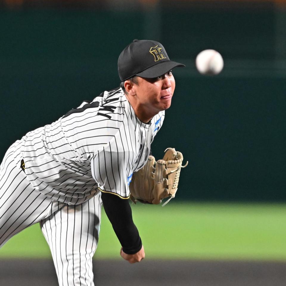 　力投する先発の村上（撮影・西田忠信）