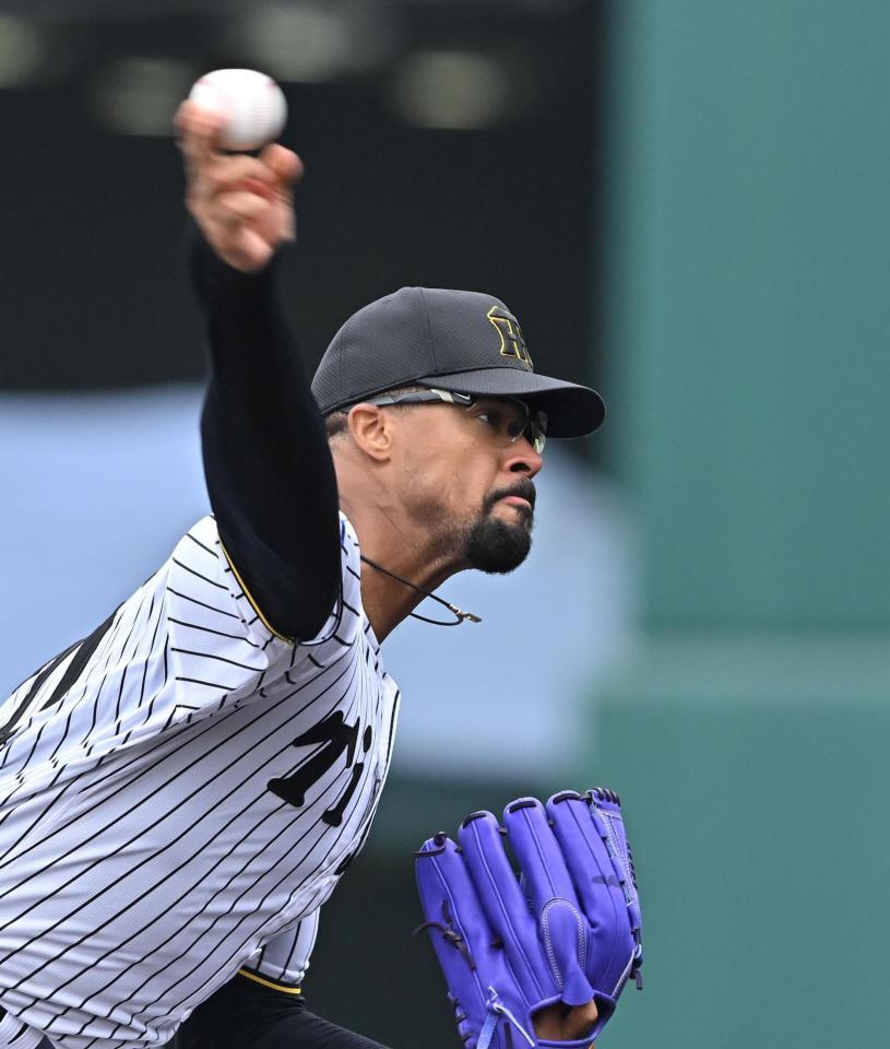 　力投する先発のデュプランティエ（撮影・西田忠信）