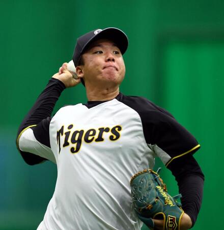 　キャッチボールする村上（撮影・山口登）