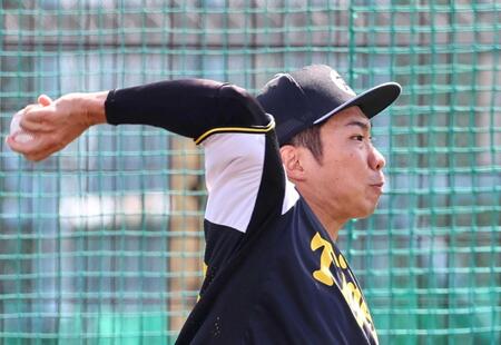 　キャッチボールする石井（撮影・山口登）