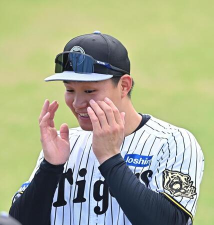 　リラックスした表情の森下（撮影・西田忠信）