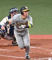 　２３年の日本シリーズで活躍した近本