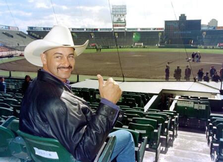 元阪神“伝説”の助っ人が死去、62歳 「神のお告げ」で退団引退