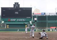 　シート打撃で安打性の当たりを放つ大山（３）＝撮影・北村雅宏