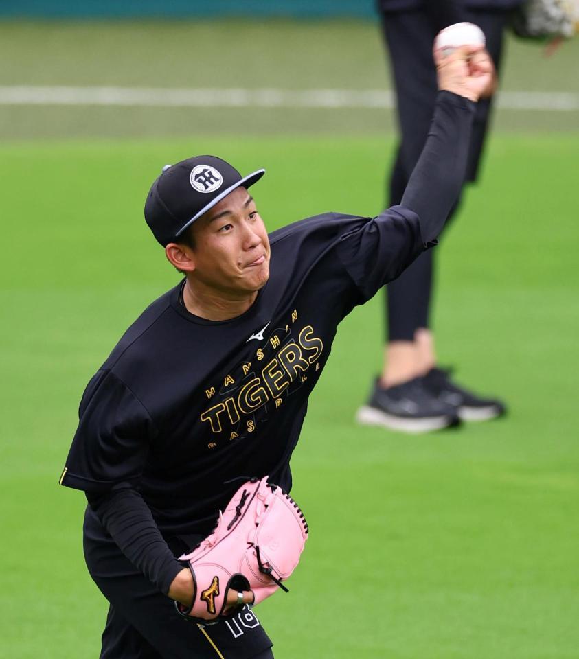 　キャッチボールする伊原（撮影・山口登）