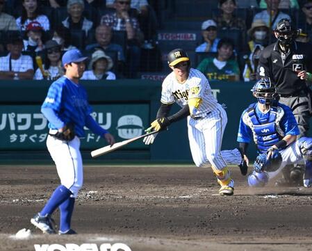 　２４年のＣＳ・ＤｅＮＡ戦の３回、左前打を放つ森下