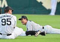 　リラックスする森下（撮影・西田忠信）